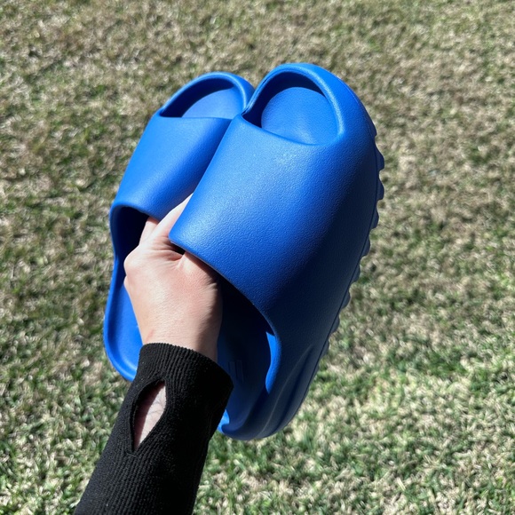 Yeezy Slide Azure (Blue) - Picture 7 of 7